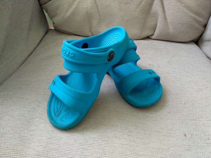 Сандалии crocs