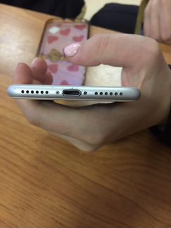 Телефон iPhone 7