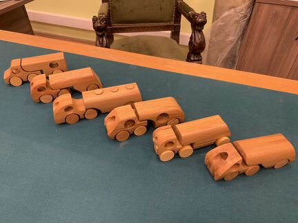 Деревянная модель - грузовик с прицепом