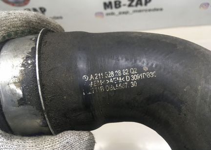 Патрубок интеркулера правый Mercedes W211