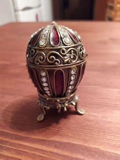 Шкатулка в форме яйца Фаберже