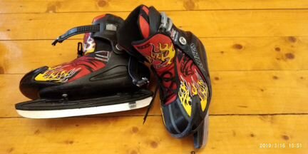 Коньки хоккейные