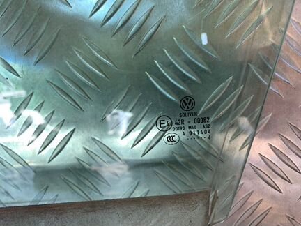 Стекло переднее левое Volkswagen Passat B6 2.0