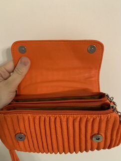 Косметичка оранжевая