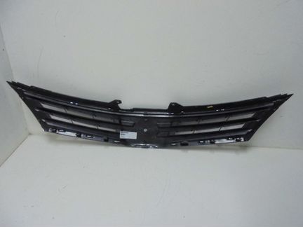 Решетка радиатора Nissan Tiida