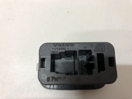 Кнопка багажника xc70, xc60