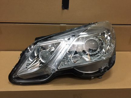 Фара передняя Мерседес 212 до Рестайлинг Би ксенон