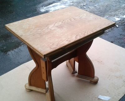 Дубовый столик