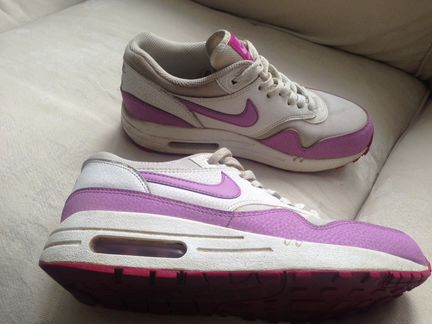 Кроссовки женские