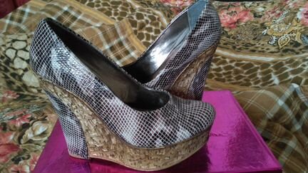 Туфли под рептилию