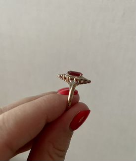 Золотое кольцо с рубином