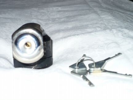 Противоугонный блокиратор рулевого вала