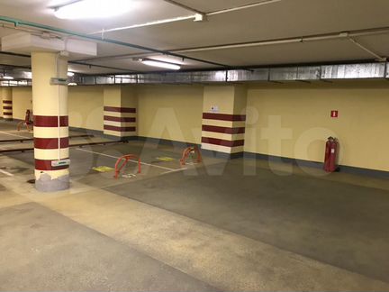 Машиноместо, 16 м²