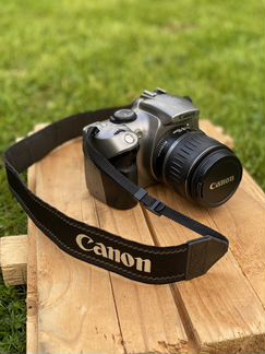 Зеркальный фотоаппарат Canon EOS 300D