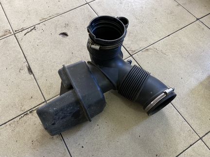 Патрубок впускной E60 BMW M54 2.2 2.5