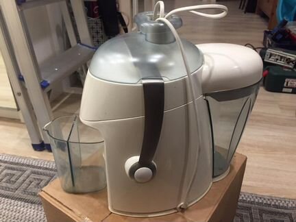 Соковыжималка Moulinex Frutti Pro