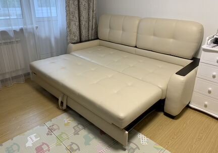 Диван кожаный Фабрика 8 марта