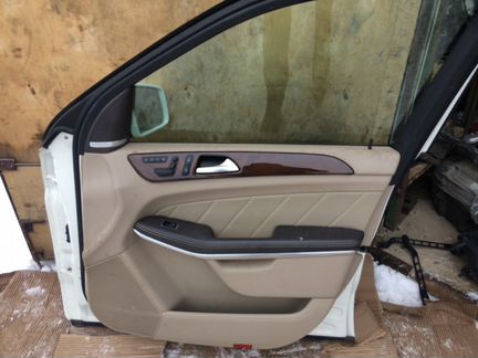Mercedes x166 GL обшивки передних дверей беж