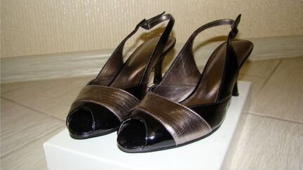 Босоножки чёрные