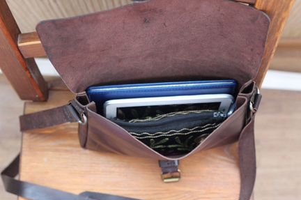 Сумка кожанная через плечо