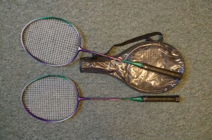 Ракетки для бадминтона в чехле