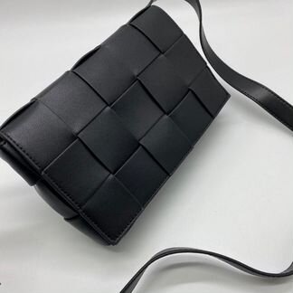 Новая плетёная сумка клатч Bottega Veneta черная