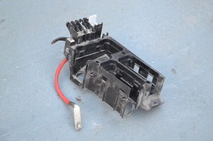 Корпус блока предохранителей Opel Astra H