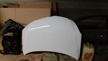 Капот б/у оригинальный от ниссан альмера 2017 года