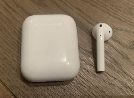 Apple AirPods 2 б/у