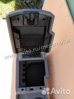 Подлокотник Jeep Grand Cherokee 3 WK