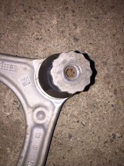 Рычаг подвески передний верхний Mercedes-Benz