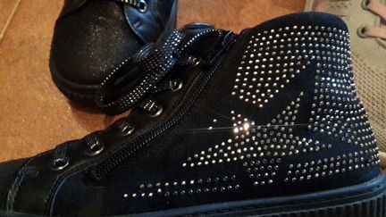 Ботинки, кроссовк на девочку три пары стелька 23см