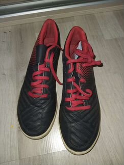 Бутсы футбольные