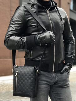 Месенджер Louis Vuitton