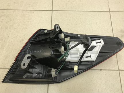 Фонарь задний Subaru Legacy Outback 10-14 B14