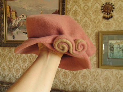 Женский шерстяной головной убор