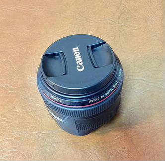 Canon EF 85mm f/1.2L II USM