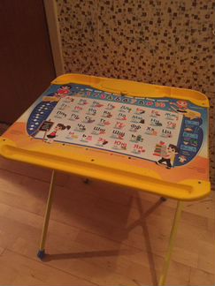 Детский столик