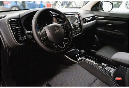 Mitsubishi Outlander 2.0 CVT, 2020