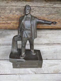 Бронзовая статуэтка 