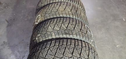 Зимние шины R18 225 40 18 Dunlop Ice Touch