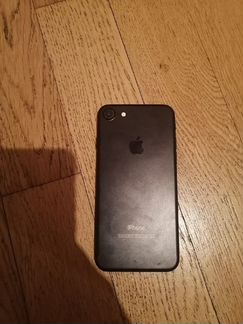 Телефон iPhone 7