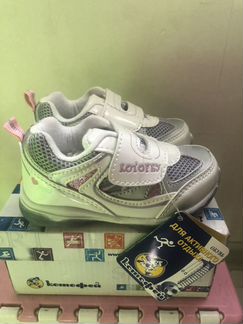 Кроссовки 22 р. светящаяся подошва