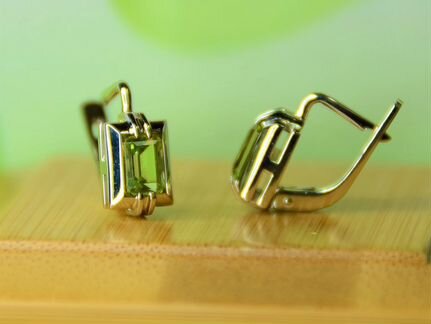 Золотые серьги