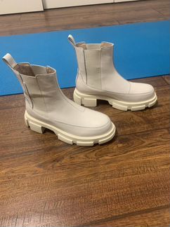 Белые челси тракторная подошва