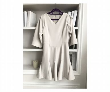 Платье нюдового оттенка