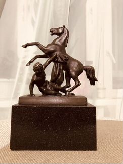 Статуэтка «Упавший всадник»