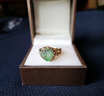 Золотое кольцо с природным изумрудом 2,4 карата