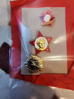 Пионерский галстук+значки СССР