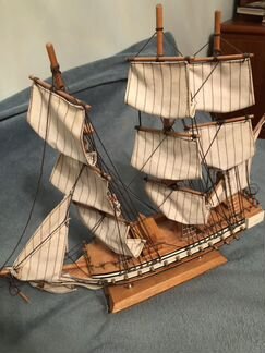 Модель Корабля на подставке
